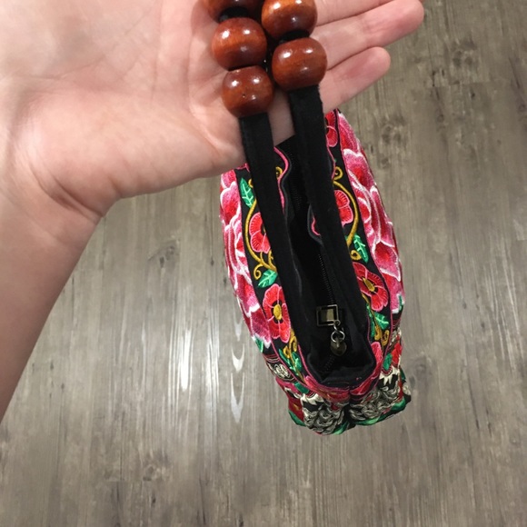 Artesanal Peruvian Embroidered Purse Made in Peru - Picture 3 of 4